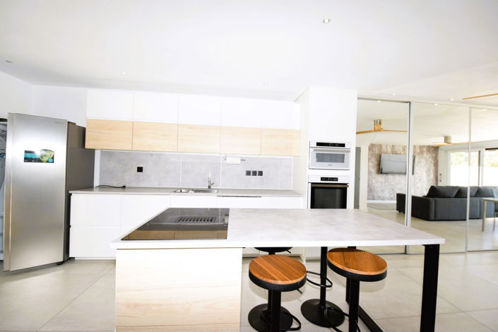 Image No.5-3 Bed Property for sale