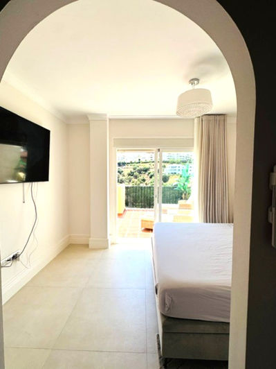 Image No.15-3 Bed Property for sale