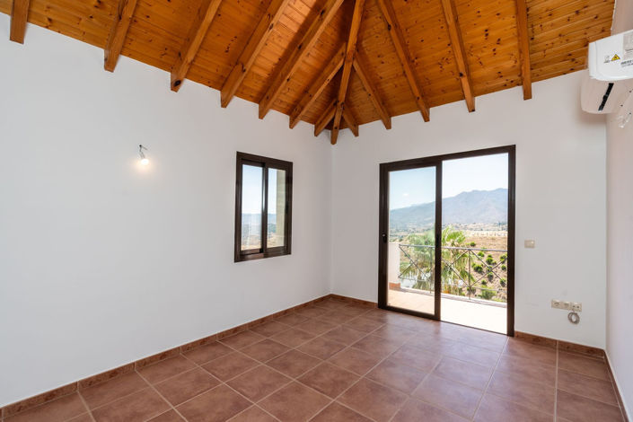 Image No.25-4 Bed Property for sale