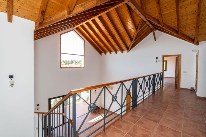 Image No.32-4 Bed Property for sale