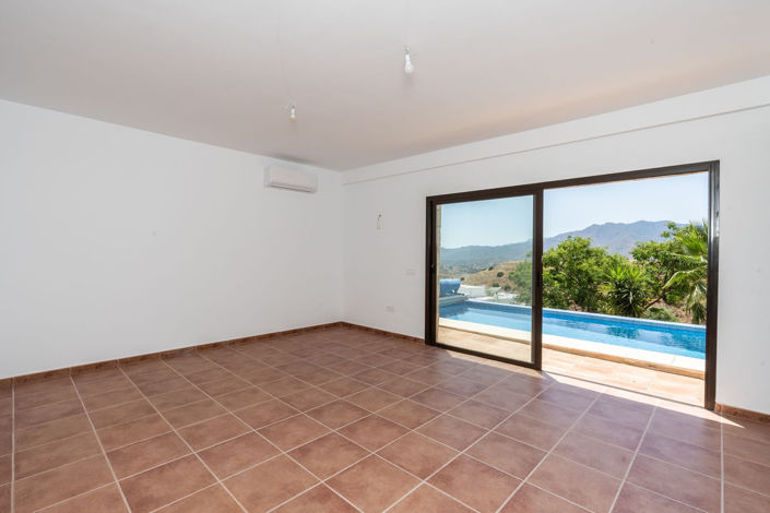 Image No.34-4 Bed Property for sale