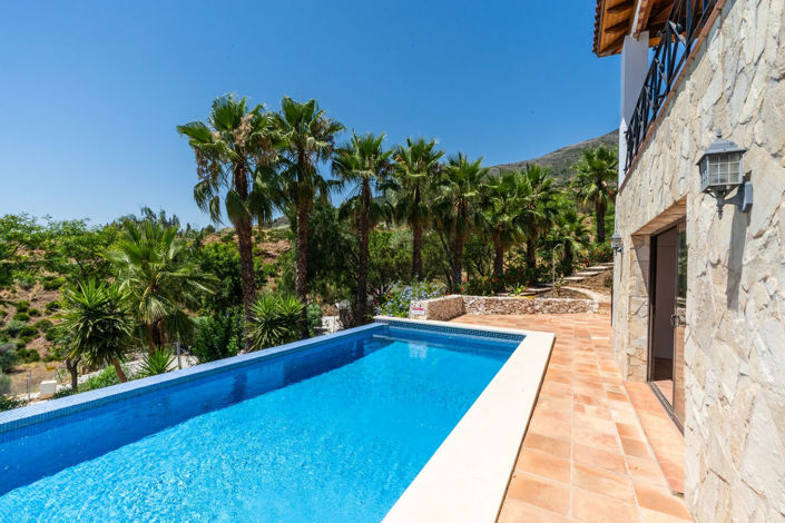 Image No.38-4 Bed Property for sale