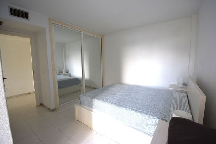 Image No.11-1 Bed Property for sale