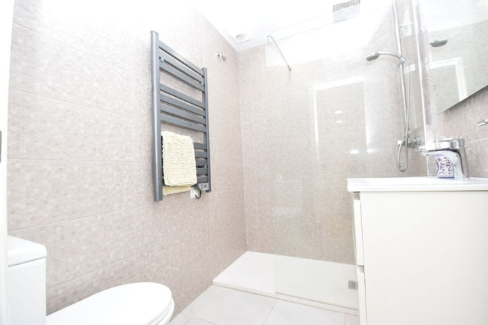 Image No.5-2 Bed Property for sale