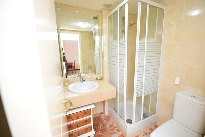 Image No.21-2 Bed Property for sale