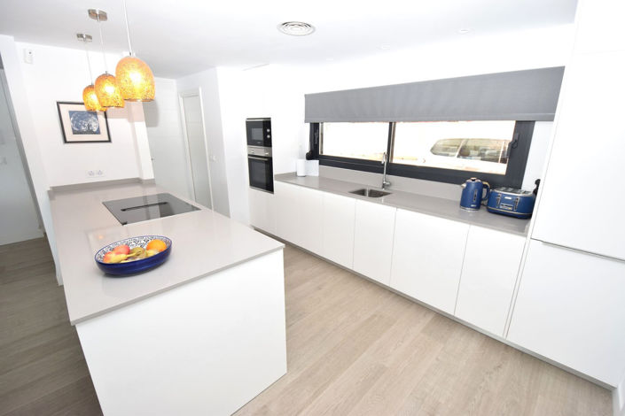 Image No.11-3 Bed Property for sale