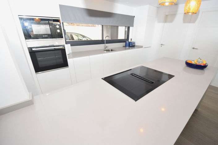 Image No.12-3 Bed Property for sale