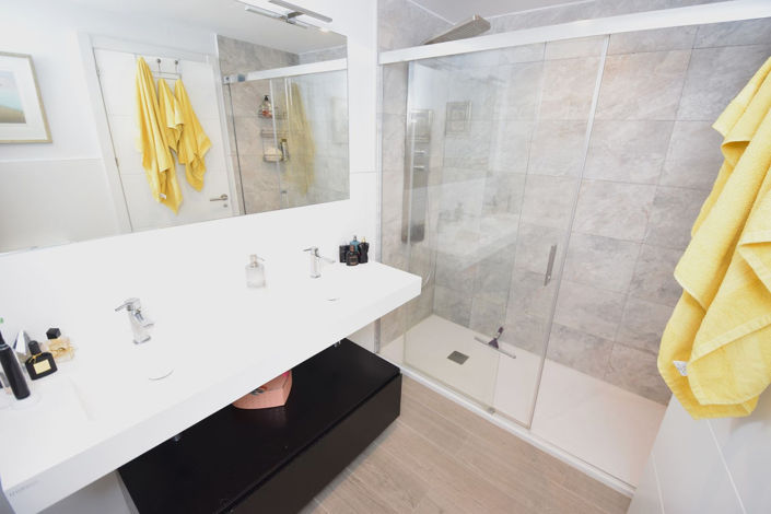 Image No.18-3 Bed Property for sale