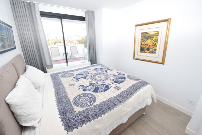 Image No.20-3 Bed Property for sale