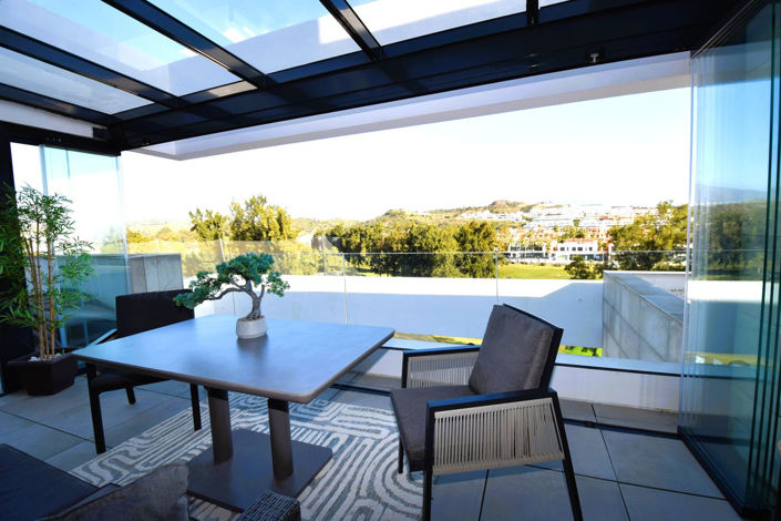 Image No.3-3 Bed Property for sale