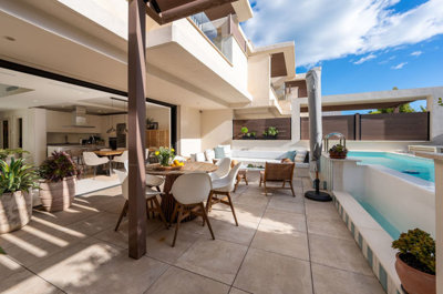 11-20939a0134ad724a8cb2a801094d15a4