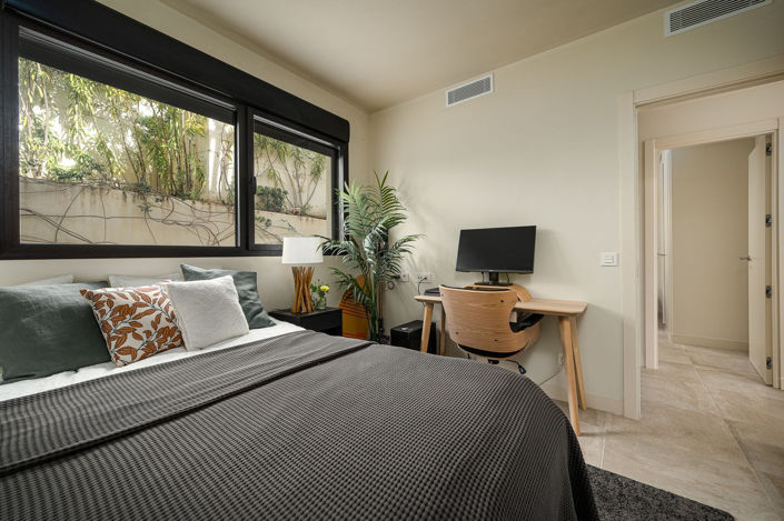 Image No.33-4 Bed Property for sale