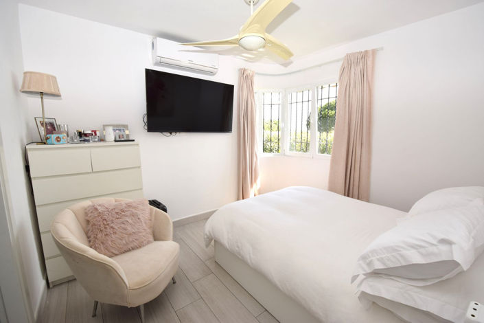 Image No.22-3 Bed Property for sale