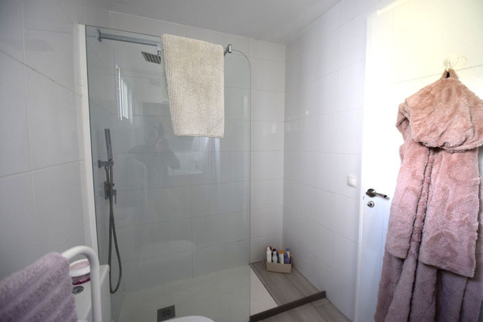 Image No.25-3 Bed Property for sale