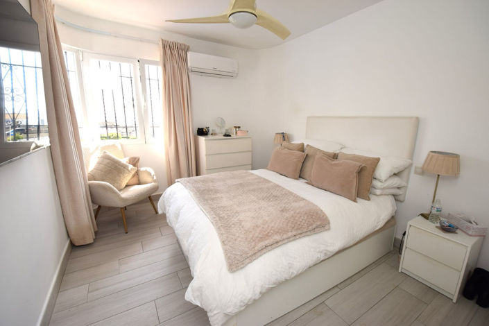 Image No.30-3 Bed Property for sale