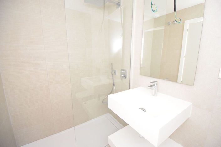 Image No.14-3 Bed Property for sale