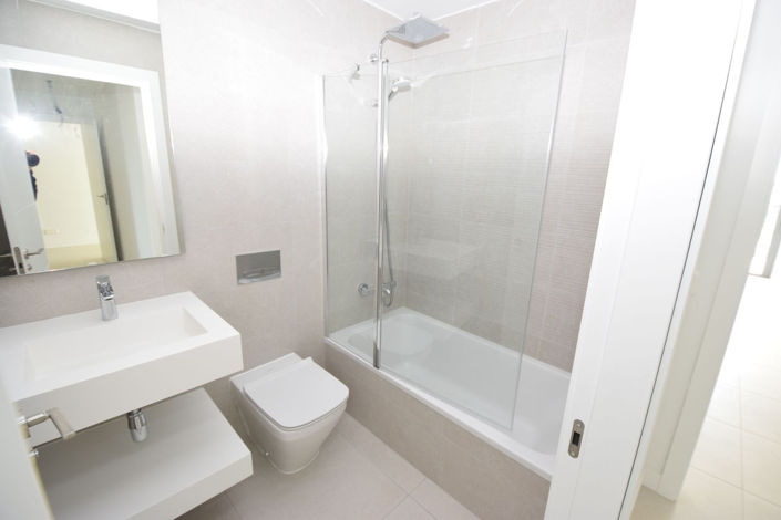 Image No.17-3 Bed Property for sale