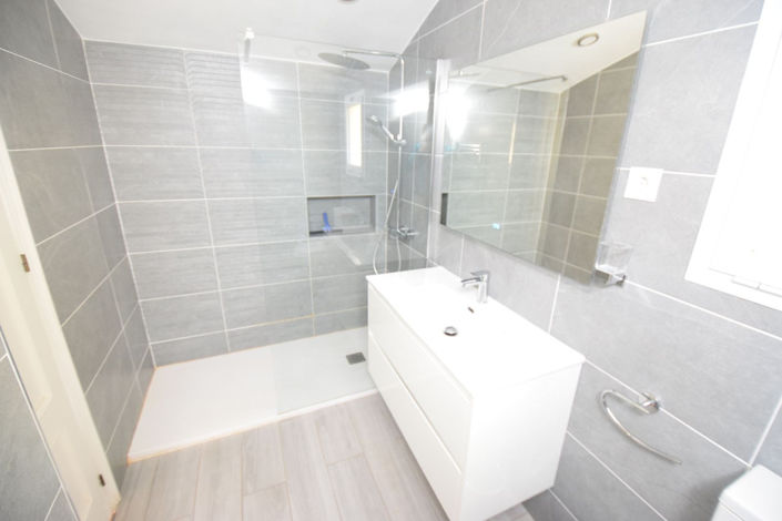 Image No.14-3 Bed Property for sale