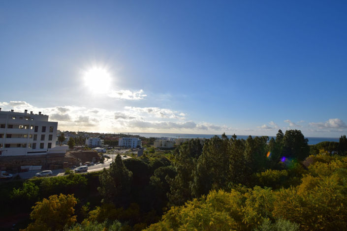 Image No.17-3 Bed Property for sale