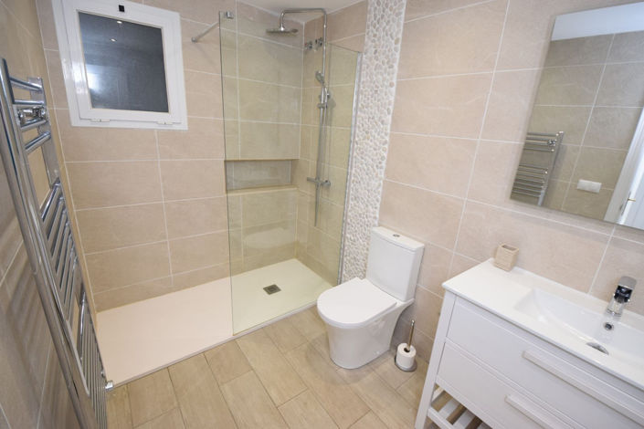 Image No.19-3 Bed Property for sale