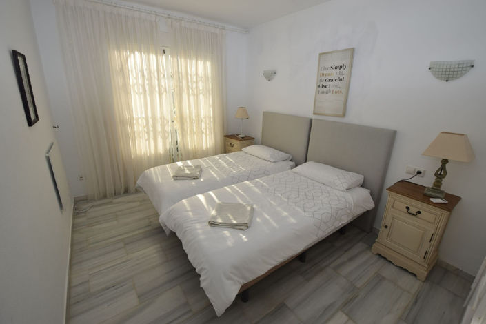 Image No.21-3 Bed Property for sale