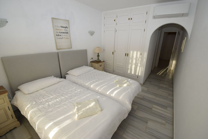 Image No.26-3 Bed Property for sale