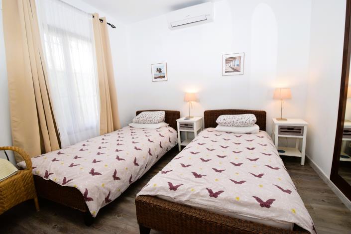 Image No.7-3 Bed Property for sale