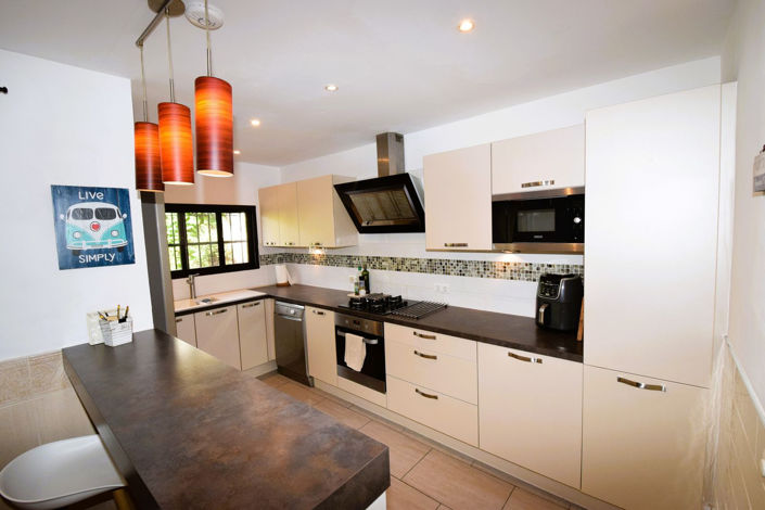 Image No.4-3 Bed Property for sale