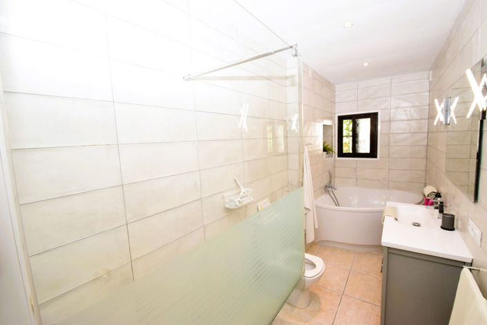 Image No.6-3 Bed Property for sale