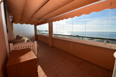 10-bb915d1cb19341576dcdc994b81ab9c5