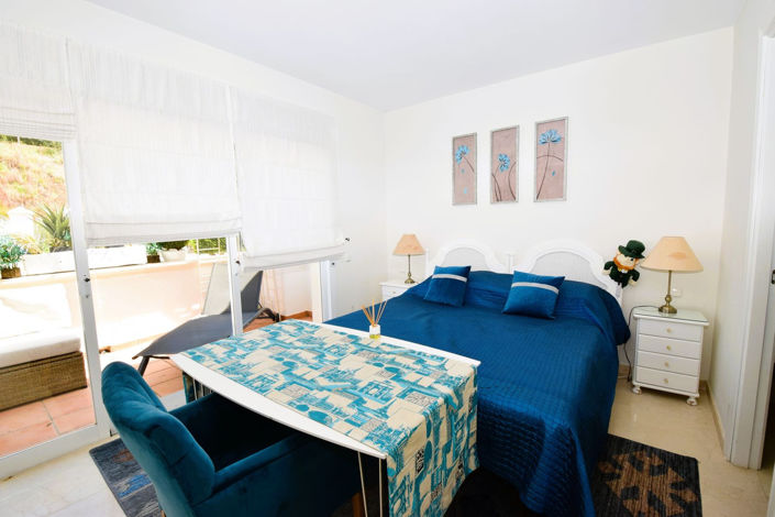 Image No.13-3 Bed Property for sale