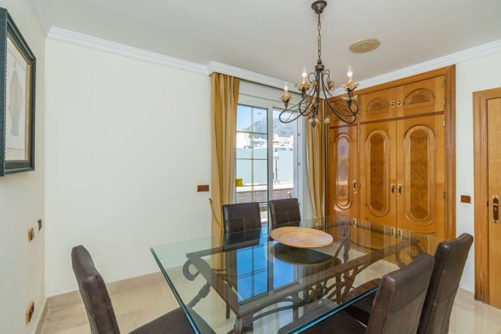 Image No.13-5 Bed Property for sale