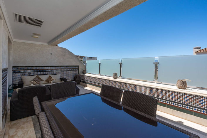 Image No.8-5 Bed Property for sale