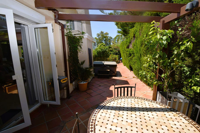 Image No.19-6 Bed Property for sale