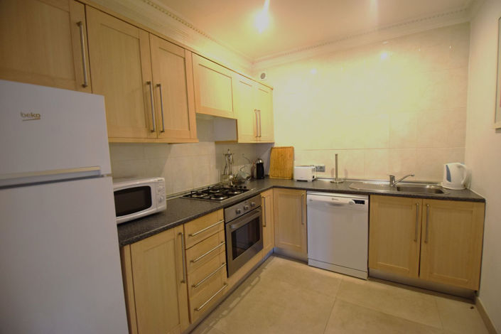 Image No.27-6 Bed Property for sale