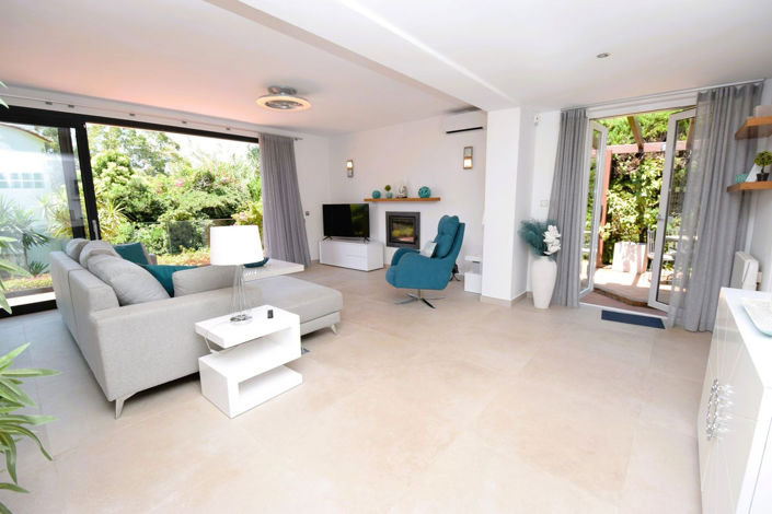 Image No.3-6 Bed Property for sale