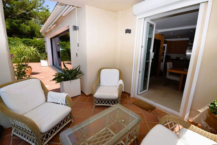 Image No.8-6 Bed Property for sale