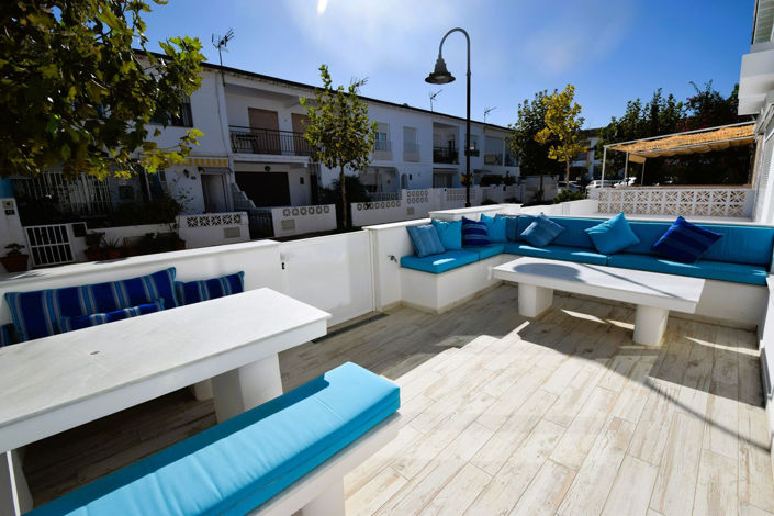 Image No.14-4 Bed Property for sale