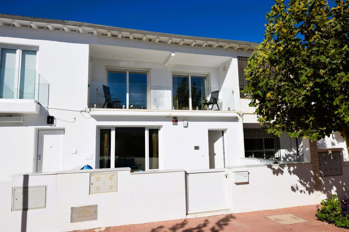 Image No.2-4 Bed Property for sale