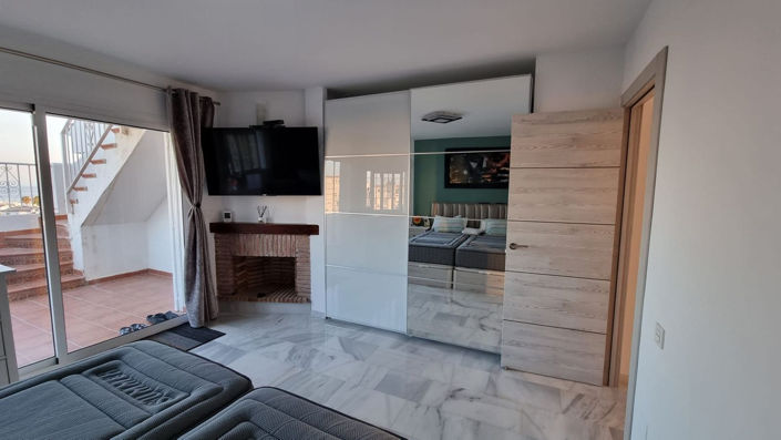 Image No.11-3 Bed Property for sale