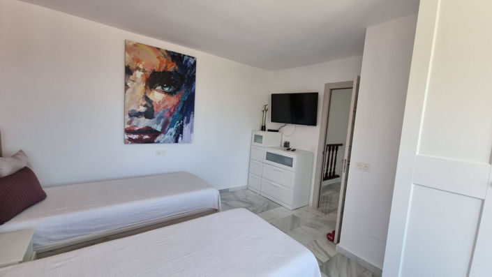 Image No.18-3 Bed Property for sale