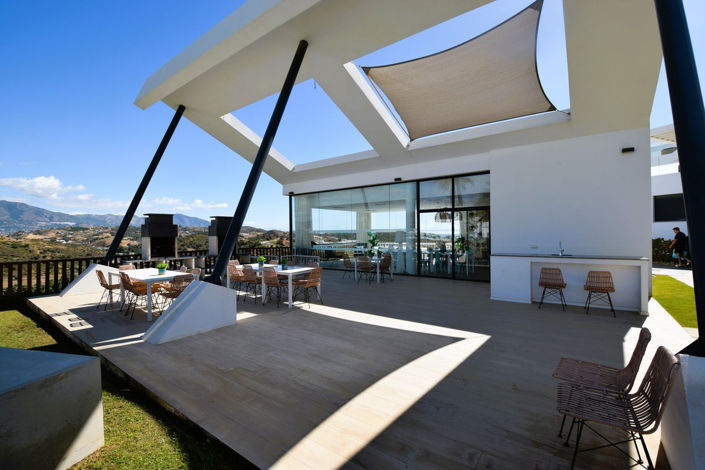 Image No.17-3 Bed Property for sale