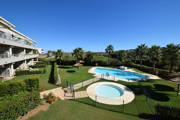 Image No.10-2 Bed Property for sale