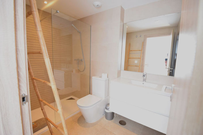 Image No.21-2 Bed Property for sale