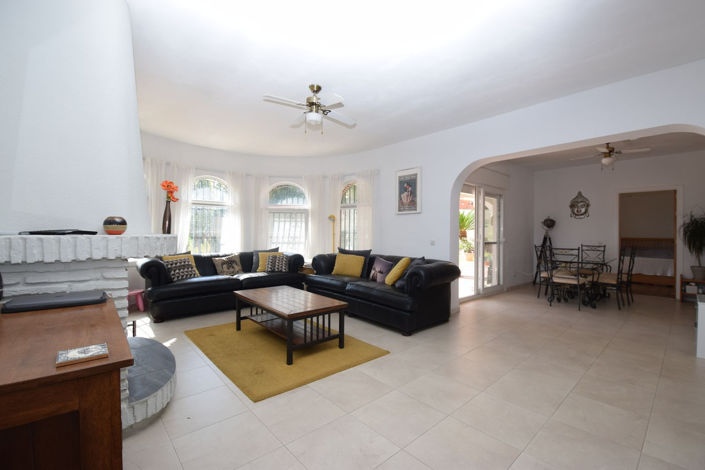 Image No.13-3 Bed Property for sale