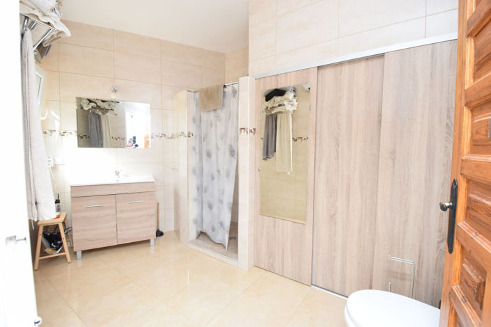 Image No.24-3 Bed Property for sale