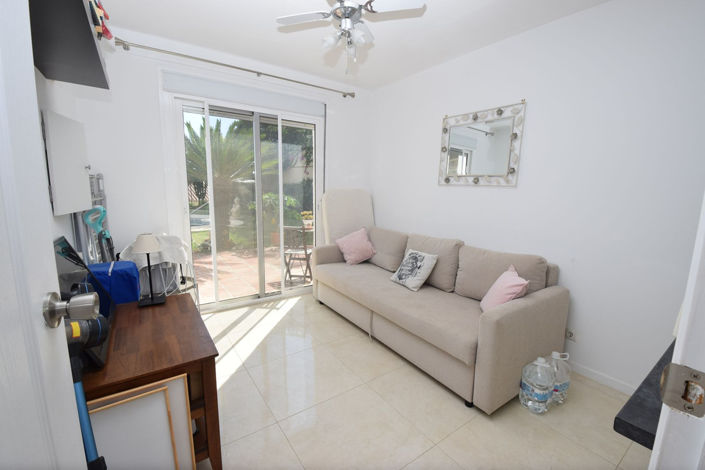 Image No.28-3 Bed Property for sale