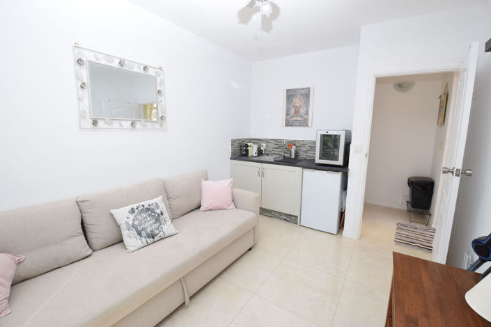 Image No.29-3 Bed Property for sale