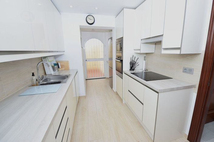 Image No.14-3 Bed Property for sale