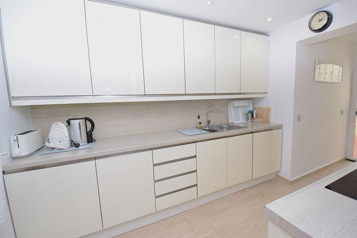 Image No.4-3 Bed Property for sale